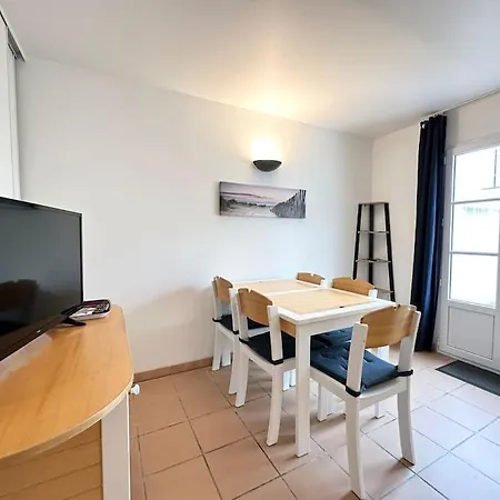 La Voile Bleue De Nyaraló