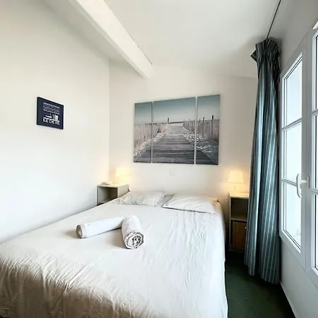 La Voile Bleue De La Flotte