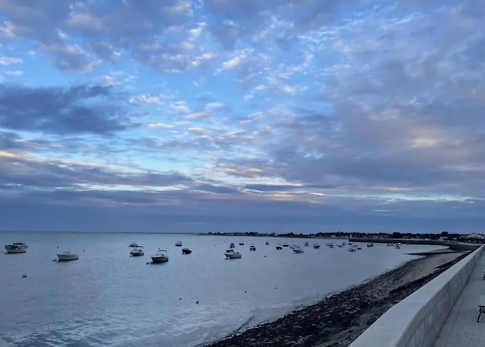 La Voile Bleue De * La Flotte