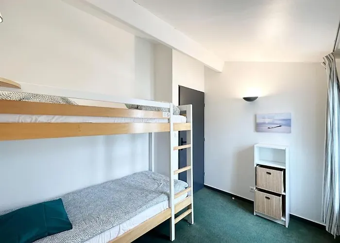 La Voile Bleue De La Flotte