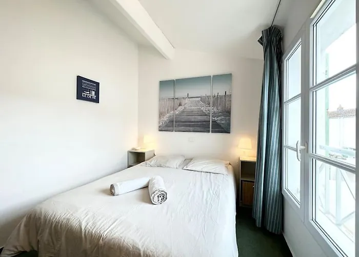 La Voile Bleue De La Flotte