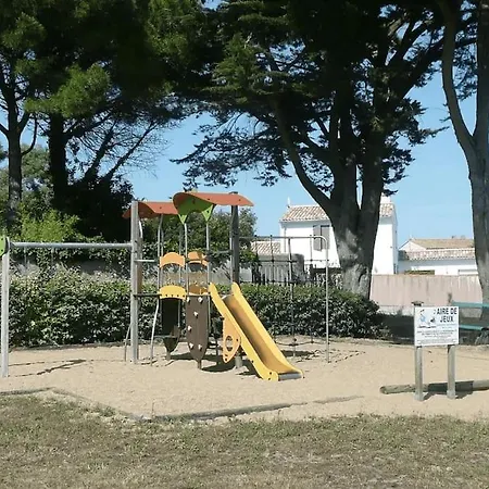 La Voile Bleue De *